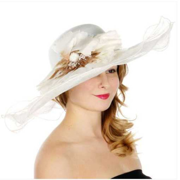 Soft sinamay hat w/ flower corsage Ivory